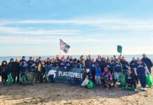 Plastic Free, 33 appuntamenti in Veneto: raccolte anche a Vicenza, Monticello e Bassano Plastic Free in Veneto, volontari impegnati in una raccolta