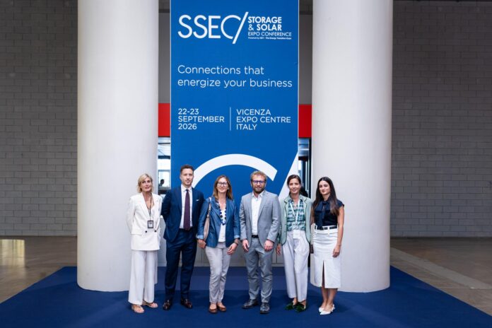 Inaugurazione SSEC a Vicenza con organizzatori e amministratori SSEC Vicenza: protagonisti all’inaugurazione della fiera su fotovoltaico e accumuli