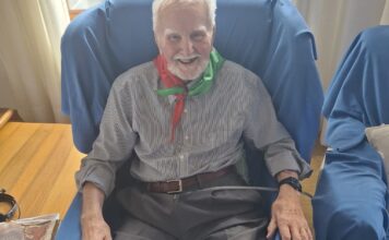 Antonio Danilo Turra compie cento anni: Vicenza festeggia il partigiano di Dueville Antonio Danilo Turra festeggia cento anni con il fazzoletto tricolore