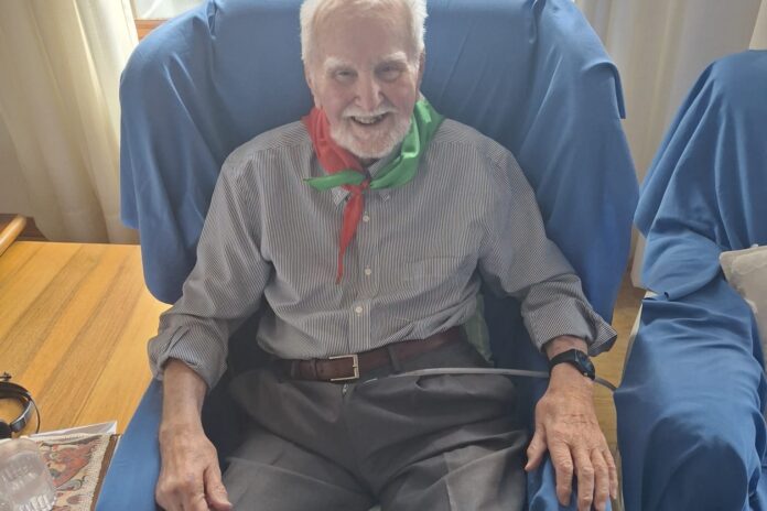 Antonio Danilo Turra nel giorno del centesimo compleanno Antonio Danilo Turra festeggia cento anni con il fazzoletto tricolore