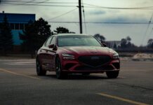 Rc auto, Consap propone di ridurre dal 2027 il contributo al Fondo vittime della strada Rc auto, automobile in una fotografia di repertorio per la proposta Consap