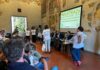 Mamme No Pfas al convegno di Mantova: consegnate tre bottiglie d’acqua al dirigente Syensqo Mamme No Pfas al convegno Industria26 di Mantova