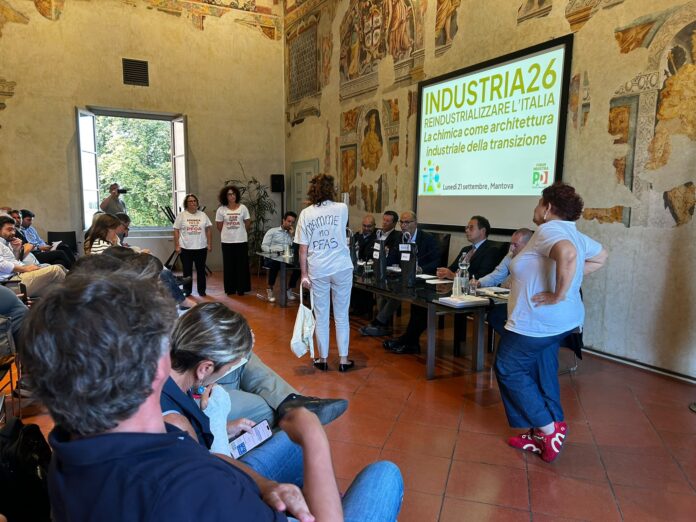 Mamme No Pfas al forum Industria26 di Mantova Mamme No Pfas al convegno Industria26 di Mantova