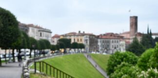 Martiri del Grappa, Bassano li ricorda il 26 settembre: corteo, corone e discorso di Citton Martiri del Grappa: viale dei Martiri a Bassano del Grappa in una fotografia d'archivio