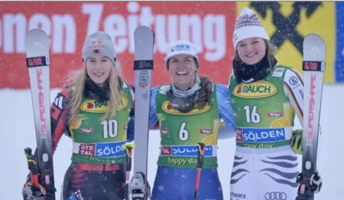 Podio gigante femminile Sölden 2026 Podio del gigante femminile di Sölden con Lara Colturi, Paula Moltzan ed Emma Aicher