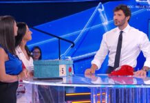 Affari tuoi, Marina da Sassari torna a casa a mani vuote. De Martino: “Potevamo salvare la partita al novantesimo”