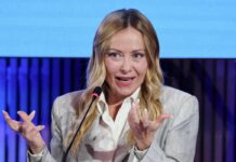 Caro carburanti, Meloni: “Pronti a intervenire con accise mobili. Spero si possa ripristinare price cap”