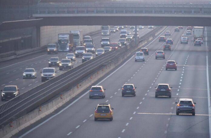Caro carburanti, al via lo sciopero degli autotrasportatori nel Sud Italia: cosa sappiamo