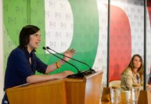 Centrosinistra, il messaggio di Schlein: “Uno non vale uno”. Conte: “Si va alle primarie”