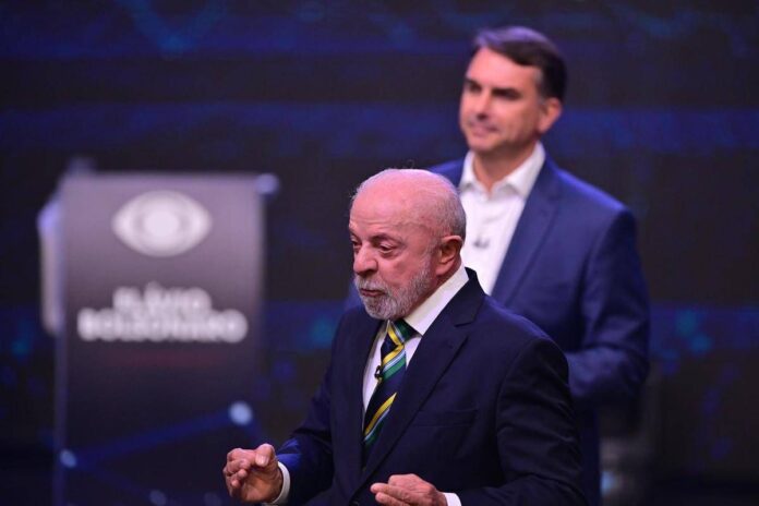“Clown”, “corrotto”: in Brasile il duello tv tra Lula e Bolsonaro Jr