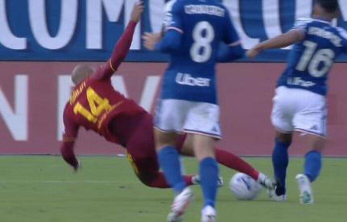 Como-Roma, Malen espulso per fallo su Kaiki: cosa è successo