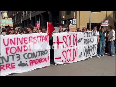 Cortei a Palermo, migliaia di lavoratori e studenti contro guerra e carovita