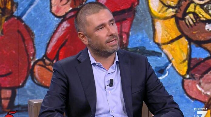Di Battista in studio a DiMartedì: “Ho iniziato le terapie per il tumore, ci sono tutte le carte per guarire”