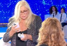 Domenica In, Mara Venier intervista Barbara d’Urso e… squilla il telefono: “Non hai ancora imparato?”
