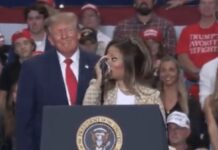 Donald Trump senza freni in Michigan, sul palco del comizio con lui Nicki Minaj: “Ha un lato B spettacolare”