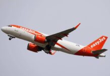 EasyJet, equipaggi in sciopero per 5 giorni: cancellati oltre 440 voli in Portogallo