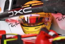 Formula 1, caos nel Gp del Bahrain: partenza rinviata due volte e problemi per Ferrari