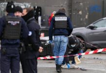 Francia, sparatoria nelle Yvelines: un morto e quattro feriti, indagini per terrorismo
