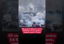 Gli studenti albanesi contro Edi Rama e la corruzione, violenti scontri a Tirana