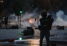 Guerriglia a Milano, pm: “Da arrestati azioni distruttive di rara violenza”