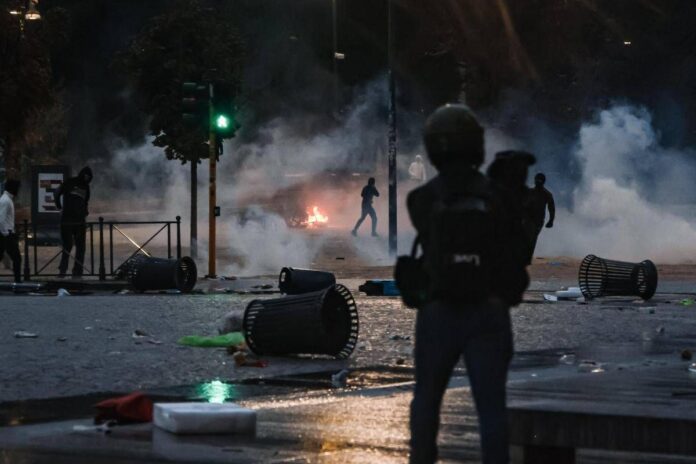 Guerriglia a Milano, pm: “Da arrestati azioni distruttive di rara violenza”