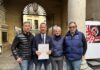 Presentata dai gruppi di minoranza la petizione per togliere la delega alla Mobilità a Spiller: «Troppe scelte che pesano sulle tasche dei cittadini» Spiller