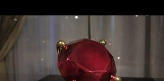Il pop di Jeff Koons conquista Palermo: al Palazzo Reale la magia delle sculture specchianti