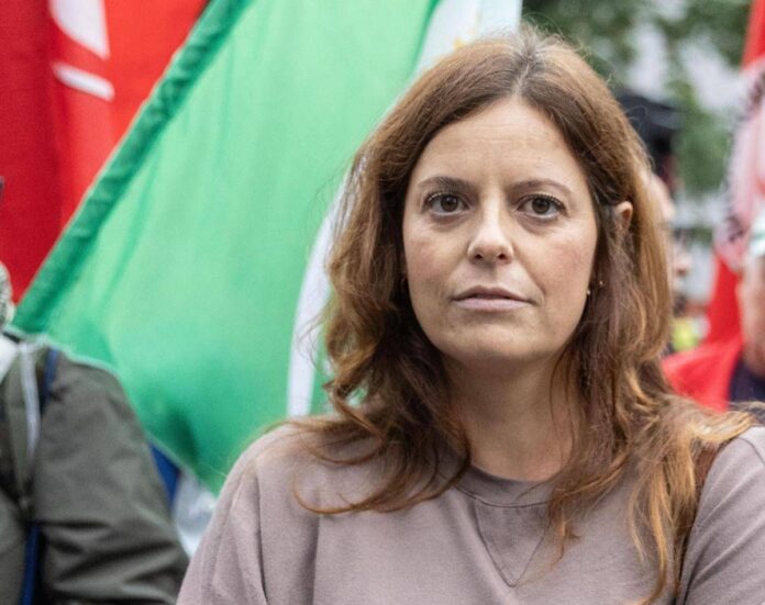 Ilaria Salis: “Solidarietà a Youssef Siher, capro espiatorio ideale. Contro di lui gogna razzista e islamofoba”