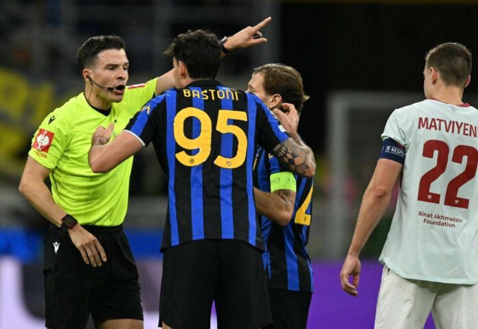 Inter-Shakhtar, nerazzurri in dieci al 68’: Bastoni espulso dopo due gialli in due minuti
