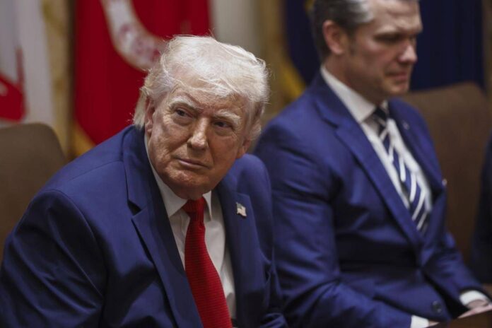 Iran, Hegseth: “Blocco Hormuz ferreo, Trump ha opzioni”. Mosca si propone: “Russia può essere mediatore”