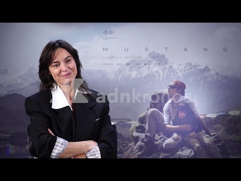 Kasia Smutniak presenta ‘Mustang’: “”Una scuola sul tetto del mondo il centro della mia vita””
