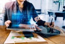L’Intelligenza Artificiale fa lavorare di meno? Non proprio, per i dipendenti aumenta impegno e divario con i dirigenti