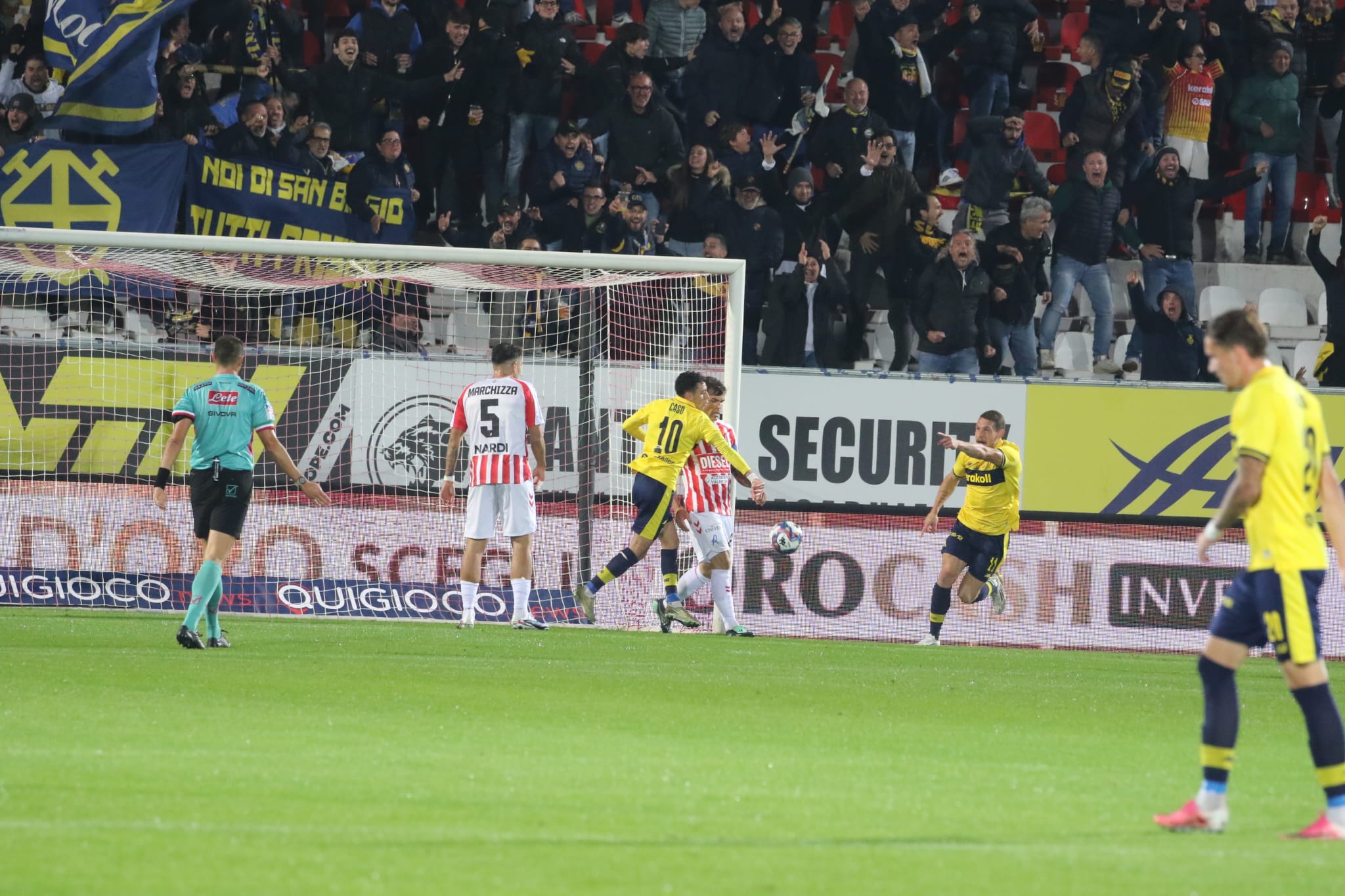 Belotti segna il gol dell’1-1 in Lr Vicenza–Modena (foto di Francesco Dalla Pozza per VicenzaPiù)