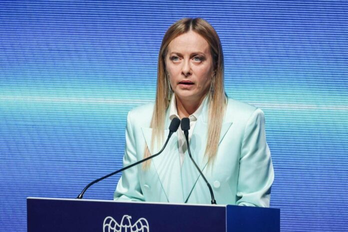 Meloni non molla la presa sull’energia, pressing su Ue per flessibilità: “Italia in Europa non per dire solo sì”