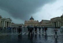 Meteo, arriva il maltempo: pioggia e temporali da Nord a Sud, poi torna il caldo