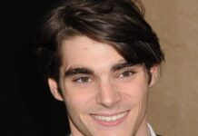 Morto a 34 anni RJ Mitte, addio al Walter White Jr. di ‘Breaking Bad’
