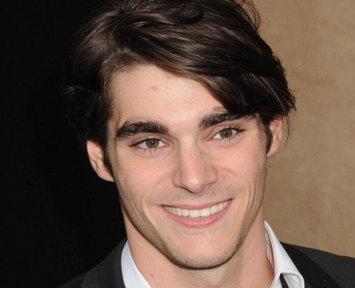 Morto a 34 anni RJ Mitte, addio al Walter White Jr. di ‘Breaking Bad’