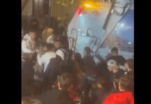 Napoli, 50enne pestato da branco ragazzini e investito da camion rifiuti: rischia amputazione gamba – IL VIDEO