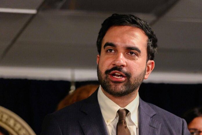 New York, Mamdani diserta la parata per il Columbus Day: polemiche nella comunità italoamericana
