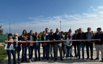 Sit-in al Parco della Pace contro la gestione in house, il centrodestra vicentino inaugura “La palude dei costi” (per i cittadini) Parco della Pace