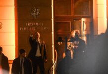 Polonia, scontro su Corte Costituzionale e Nawrocki forza ingresso nella sede: “Tusk minaccia sicurezza nazionale”