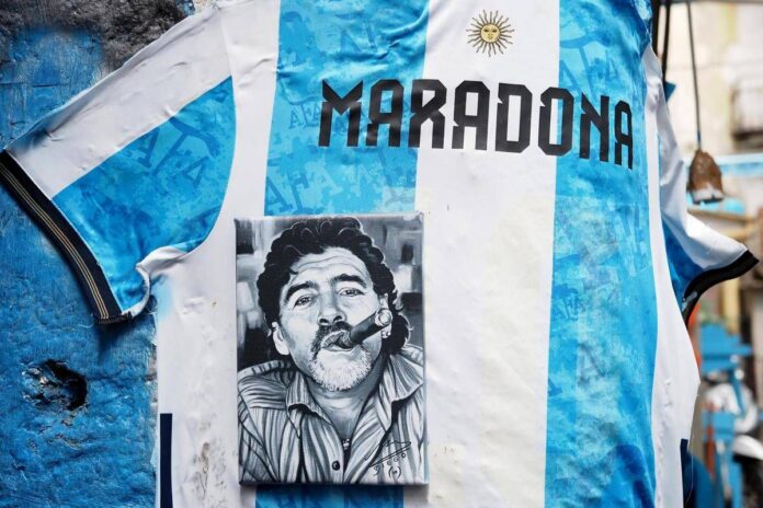 Processo Maradona, la difesa sostiene l’innocenza del medico Luque, “è capro espiatorio”