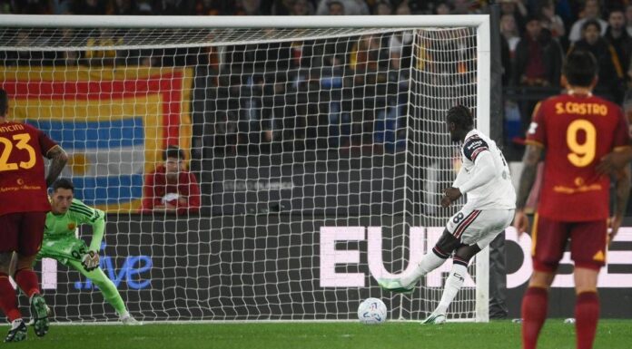Roma-Cagliari, mano di Pisilli e calcio di rigore per i sardi
