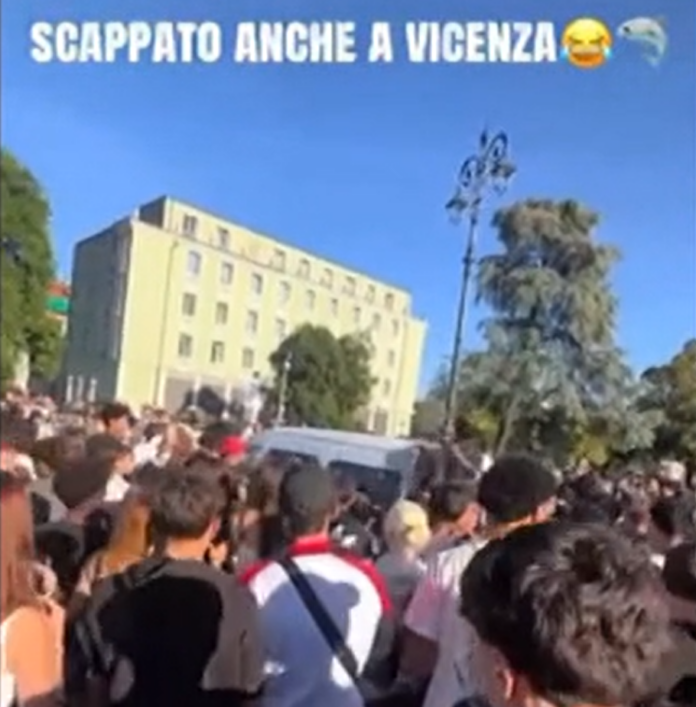 furgone del TikToker Ilvucumpra furgone del TikToker Ilvucumpra