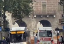 Prove di doppio senso dei bus con semaforo in Corso San Felice, Massimo Colombara (Comitato): «Zero risposte dall’Amministrazione» Corso San Felice