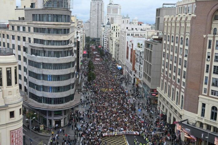 Spagna, avanti con la protesta: decine di migliaia in piazza per il diritto alla casa