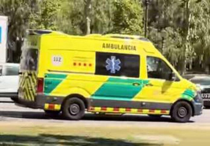 Spagna, bus precipita per 20 metri: 41 feriti, la metà sono gravi