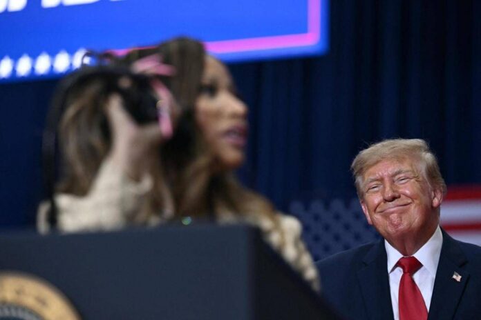 Trump ‘apre’ a Nicki Minaj portavoce della Casa Bianca: “Buona idea, ci penserò”
