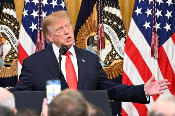 Trump, l’omaggio a Cristoforo Colombo e le battute: “Il mio amico Pavarotti…”