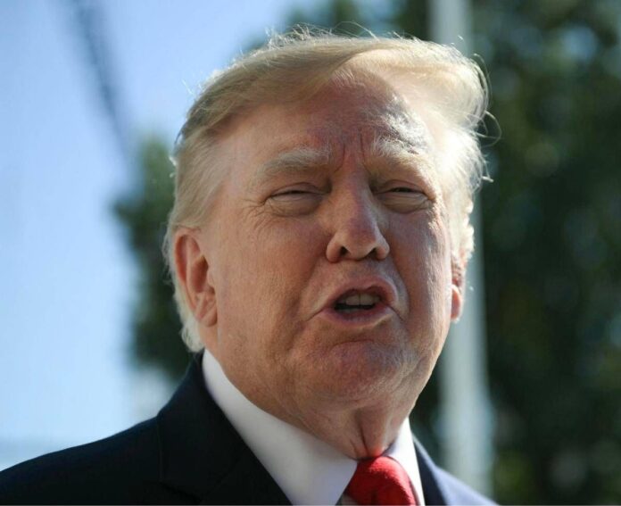“Trump venga in tribunale e risponda alle domande”, il presidente convocato al processo contro la Bbc